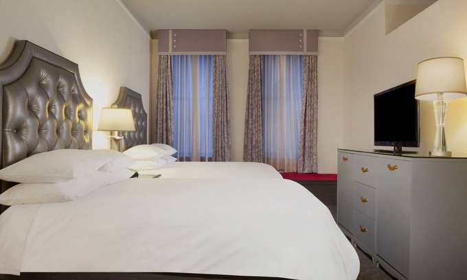 The Loop Hotel | Discover Downtown from Our Well-Appointed Space | 2 Suites