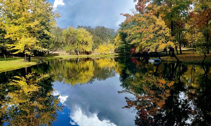 Granite Bay Otro | Discover Lake Farmhouse next to 100 acres