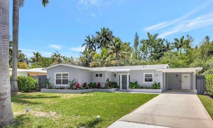River Oaks Casa | Discover Luxury Living minutes from Beaches and Downtown Las Olas.