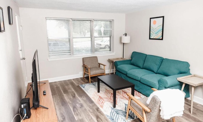 St. Louis Apartamento | Discover St Louis in a Cozy APT with Pool and Gym