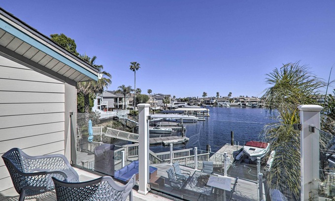 Discovery Bay Casa | Discovery Bay Retreat w/ Balcony & Boat Dock!