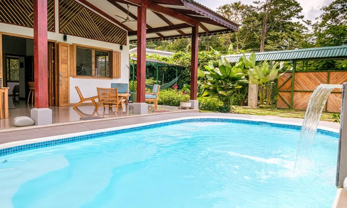 Puerto Viejo de Talamanca Casa | Dishwasher-Private Pool-AC-Walk to Beach!