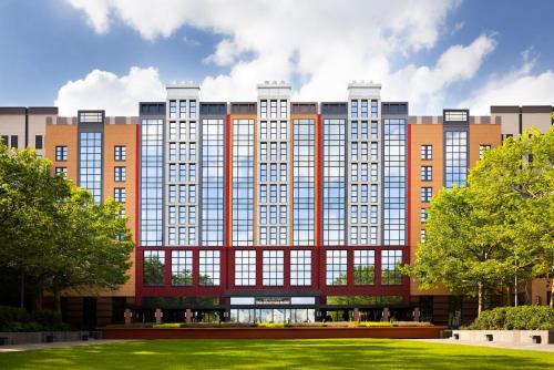Chessy Hotel | Disney Hotel New York - The Art of Marvel