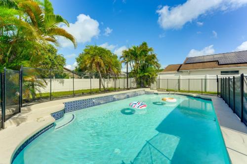 Buena Ventura Lakes Casa | Disney-Themed Home Swim, BBQ and Explore Kissimmee!