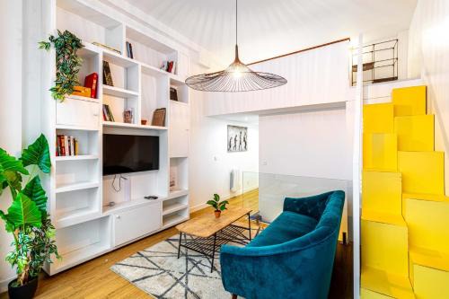 11th Arrondissement Apartamento | Disponible - Paris - All Equipped Souplex - From 1 to 6 Guests - Departure up to 11am - Entrance from 3pm