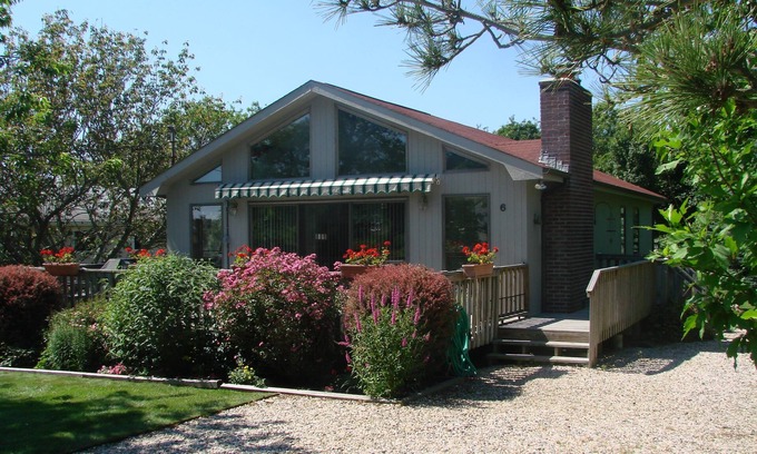 Montauk Casa | Ditch Plains - Walk to Ocean - Brillante y acogedor EH Reg # 18-434