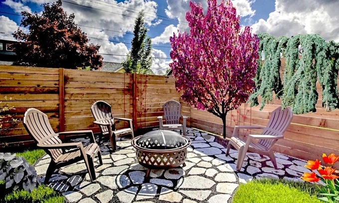West Salem Casa | Diva's Den - West Salem Bungalow by RedAwning