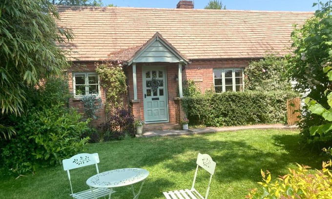 Brimfield Casa | Divine, detached countryside cottage near Ludlow.
