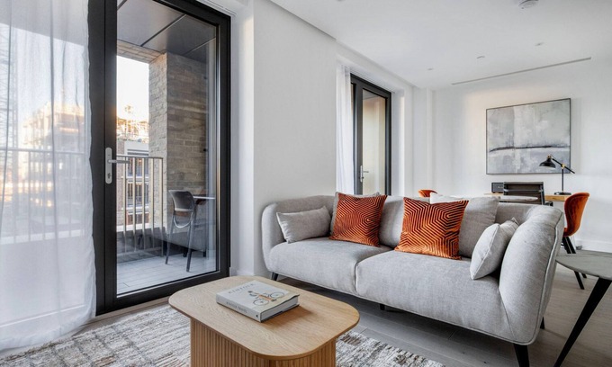 Clerkenwell Apartamento | Divine Farringdon 1BR w/ Gym & Pool, nr Restaurants, by Blueground