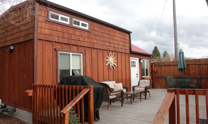 Prairie City Casa | Dixie Creek Bungalows, Not so Tiny, Tiny Home