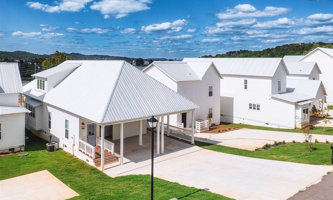 Guntersville Casa | Dixieland Delight at River Rocks Plantation