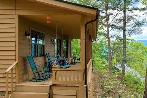 Bryson City Casa | DJ Bear Den