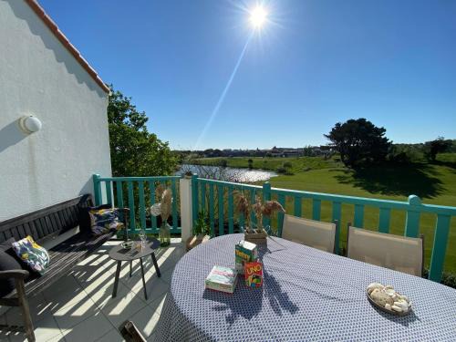 Bourgenay Apartamento | Djiiméé, Piscine & vue apaisante sur Golf, 5 pers