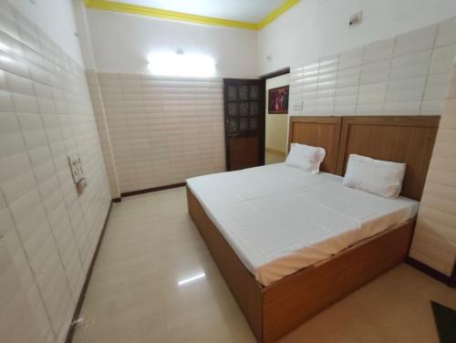 Vadodara Hotel | DN Palace Hotel