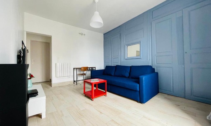Thiers Apartamento | DnN - Modern 1 BR, center Thiers - free Wifi and parking - near Lyon, Vichy, Clermont