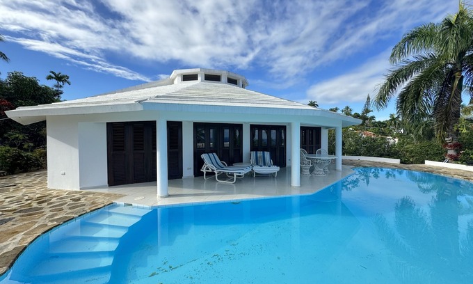 Cabrera Casa | Shell House, un bungalow único con piscina de 14m y vista al mar