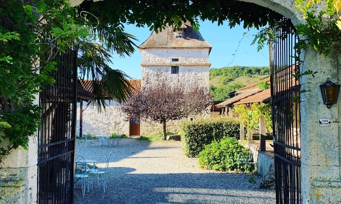 Sainte-Colombe-de-Villeneuve Cabaña | Domaine de Villot - Gîte L'alouette Au Calme et en Pleine Nature - Idéal Famille