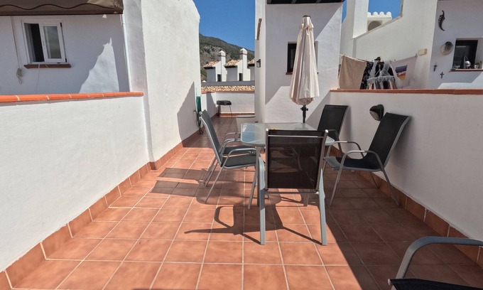 Vélez de Benaudalla Apartamento | Do you fancy skiing in the morning and relaxing on the beach in the afternoon?