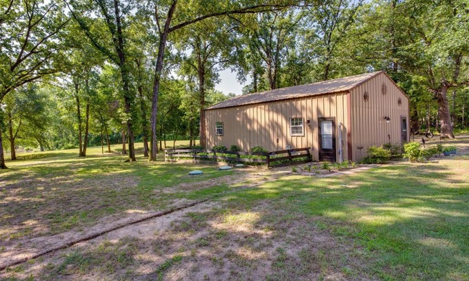 Wills Point Casa | Dock and Fire Pit Lake Tawakoni Vacation Rental!