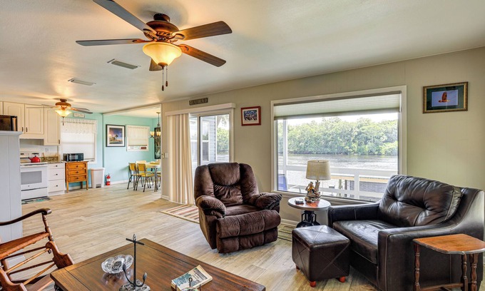 Old Town Casa | Dock + Screened Porch: Suwannee River Retreat!