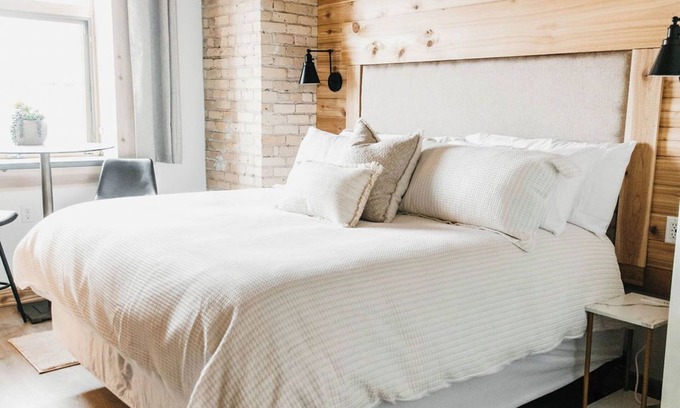 Canal Park Condominio | Dockside Suite 1 | The Brix | Pool in Canal Park!