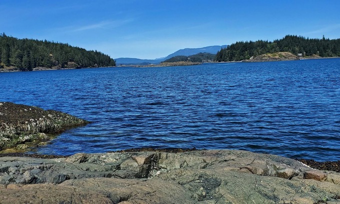 Quadra Island Casa | Doe Island North