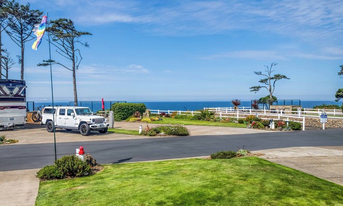 Agate Beach Alquiler De RV | Dog Friendly, Available with 50AMP, 30AMP, Water and Sewer hook up's, WiFi