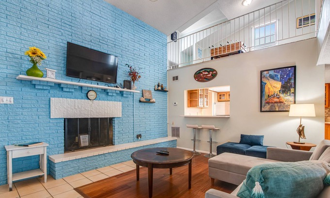 Villa Segunda Casa | Dog-Friendly Beach Home with High-Speed WiFi, Enclosed Backyard, and Loft
