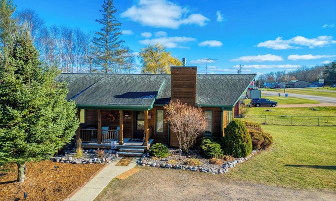 Lakewood Cabina | Dog Friendly Cabin in Lakewood. Near ATV Trails!