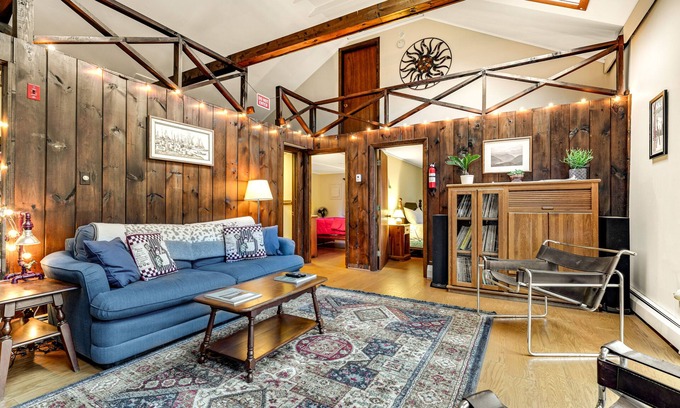 Central Vermont- Killington Casa | Dog-friendly cabin with forest setting, woodstove & deck - near Killington