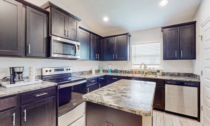North Port Casa | Dog-friendly coastal home w/ yard, near attractions, AC, W/D, WiFi