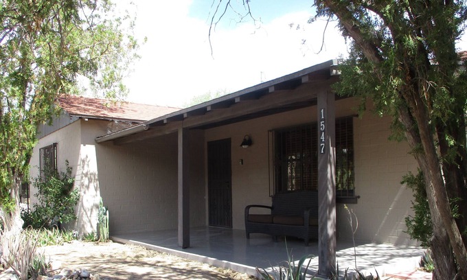 North University Cabaña | Dog-Friendly Cottage to yourself, fully fenced yard. No dog fee.