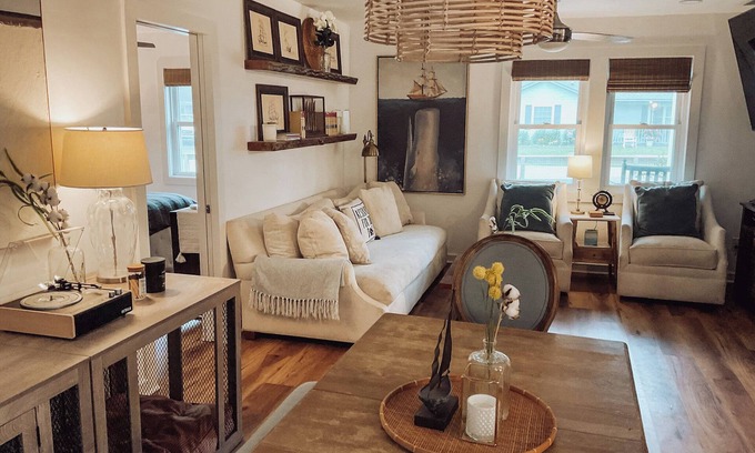Morehead City Cabaña | Dog Friendly Fenced Cottage Minutes from the Water!
