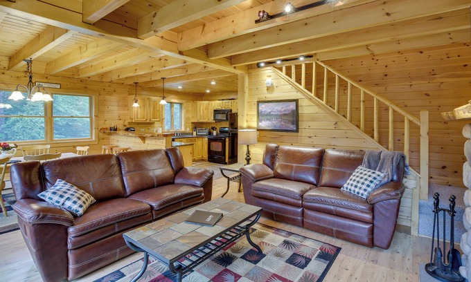 Greenwood Cabina | Dog-Friendly Greenwood Cabin < 1 Mi to Mt Abram!