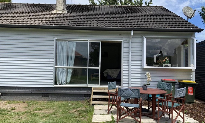 Hamilton East Casa | Dog Friendly, Gym, Central
