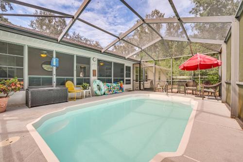 Inverness Casa | Dog-Friendly Home, Lake Henderson Across Street!