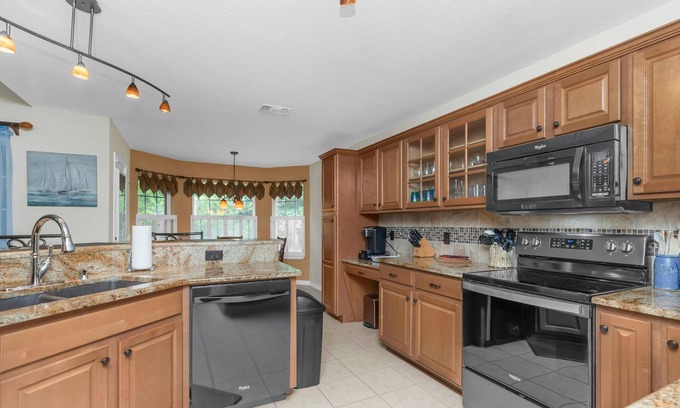 Gulf Breeze Casa | Dog-friendly home near the beach with grill, washer/dryer, central AC, & WiFi