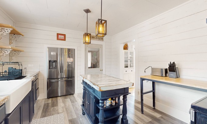 Enterprise Casa | Dog-friendly home on large lot with mountain & creek views, deck, & streaming