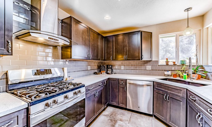 McKinleyville Casa | Dog-Friendly Home w/ a Large Yard, Free WiFi, Washer/Dryer, & Pool Table