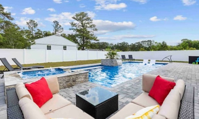 Socastee Casa | Dog-friendly home near beach, boat launch, & golf