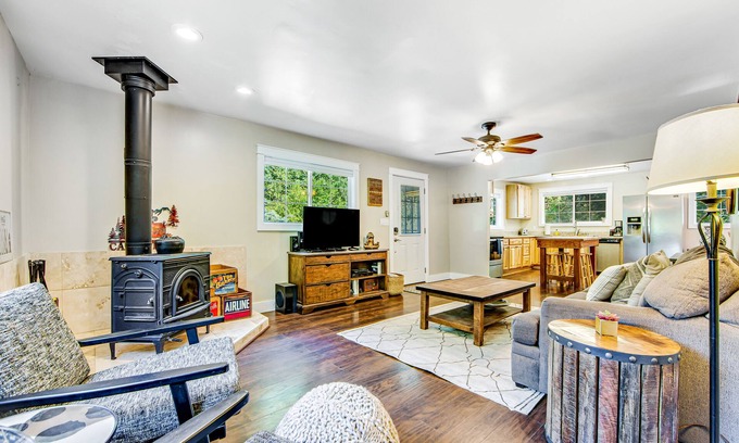 Forestville Casa | Dog-Friendly Home w/ 2 Decks, WiFi & W/D - Near Vineyards & Russian River