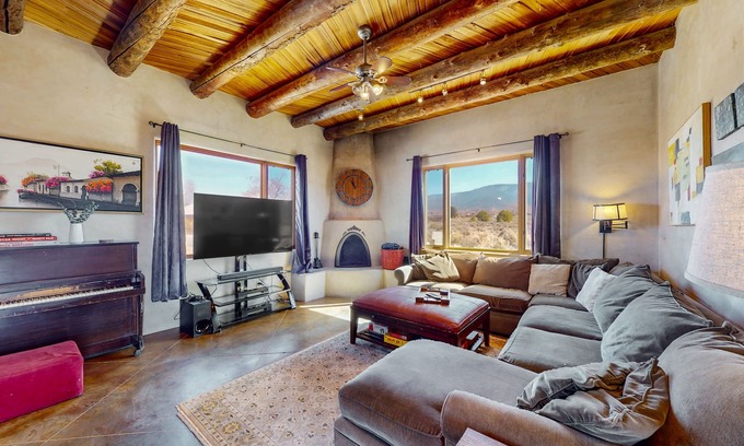 Taos Casa | Dog-friendly home with amazing Taos Mountain & El Salto views, W/D, & jetted tub