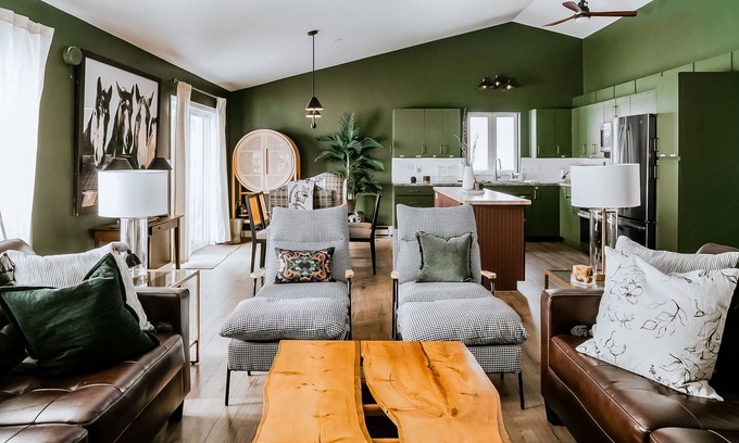 Bozeman Casa | Dog-friendly home with a game room, washer/dryer, grill, and full kitchen