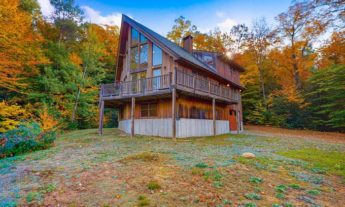 Jackson Casa | Dog-friendly home with Mt. Washington view, firepit, WiFi, & deck