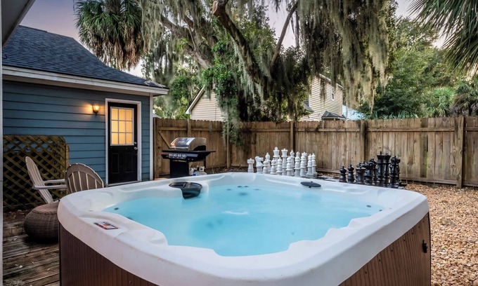 Savannah Casa | Dog Friendly - Hot Tub - Large Backyard
