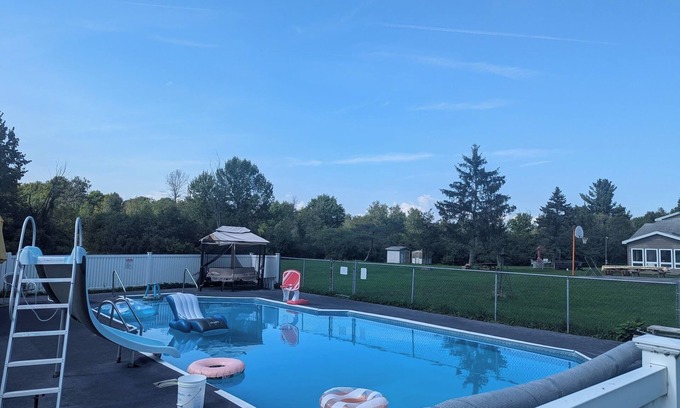 Alexandria Bay Casa | Dog-Friendly large rural Estate just outside Alex Bay with hot tub and pool!