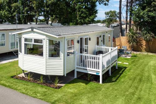 Prestatyn Casa | Dog Friendly Lovely Caravan by Beach Prestatyn N Wales 6 Berth Read full Host details before booking Mon in to Fri out Fri in to Mon out Mon to Mon Fri to Fri ONLY