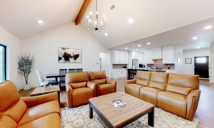 Bella Vista Casa | Dog-friendly, luxurious home with screened sunroom, fireplace, & W/D