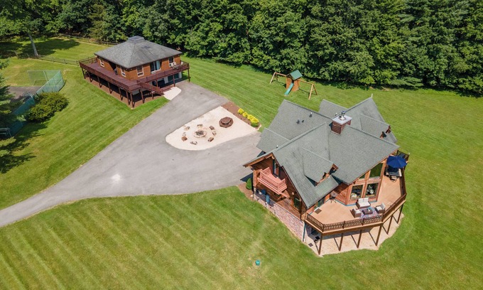 Thayerville Casa | Dog Friendly Luxury Estate w/ Fire Pit, Hot Tubs & Dock