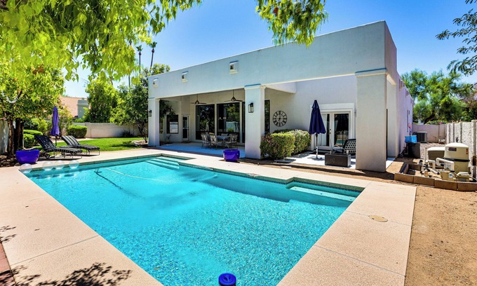Buenavante Casa | Dog Friendly! Modernist Oasis in North Scottsdale
